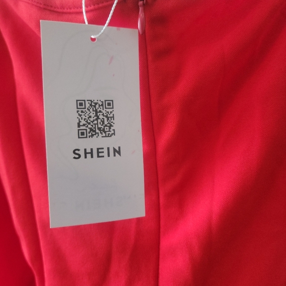 3/$30 Bold Red Long Sleeve Dress With Epic Shoulder Pads - Picture 9 of 11